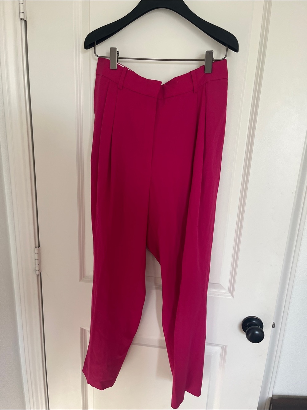 Babaton Cropped Tailored Pants in Fuchsia